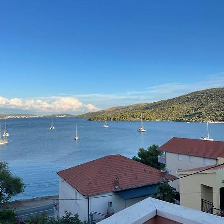 Apartman Jukic Hotel Marina Exterior photo